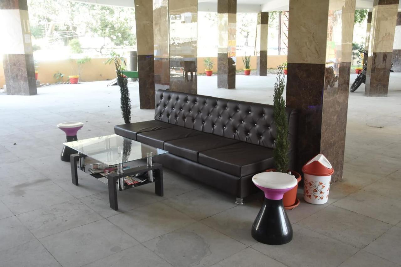 Hotel Shivanjali Palace Ujjain Extérieur photo