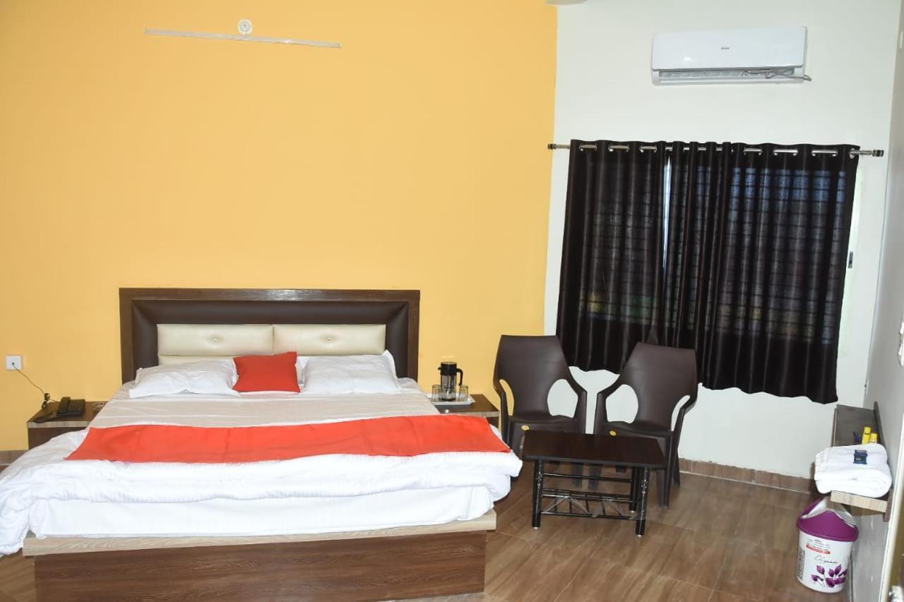 Hotel Shivanjali Palace Ujjain Extérieur photo