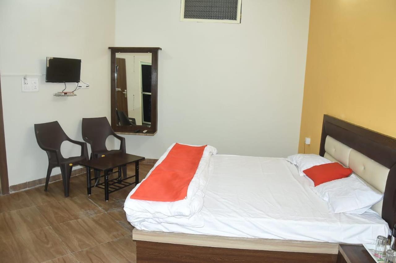 Hotel Shivanjali Palace Ujjain Extérieur photo